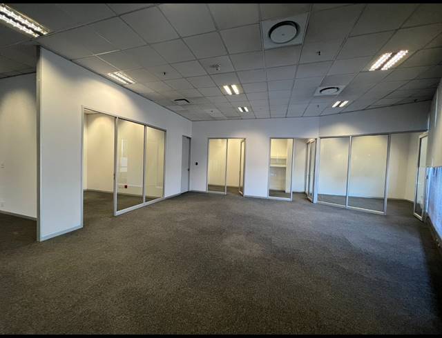 534M² OFFICE TO LET IN ROSEBANK